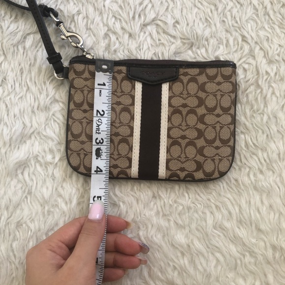 Coach wristlet - Picture 4 of 6